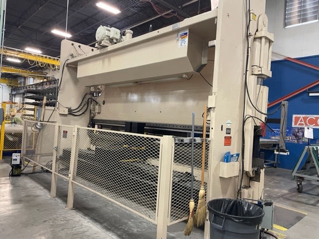 230 Ton X 18' Cincinnati Model 230 Autoform CNC Hydraulic Press Brake